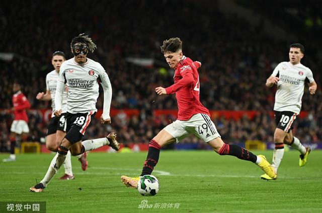 感到不满 感到不满